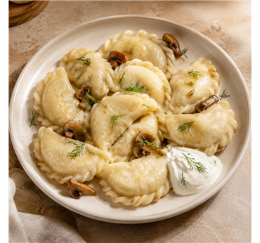 Вареники с картшкой грибами и жареным луком.png